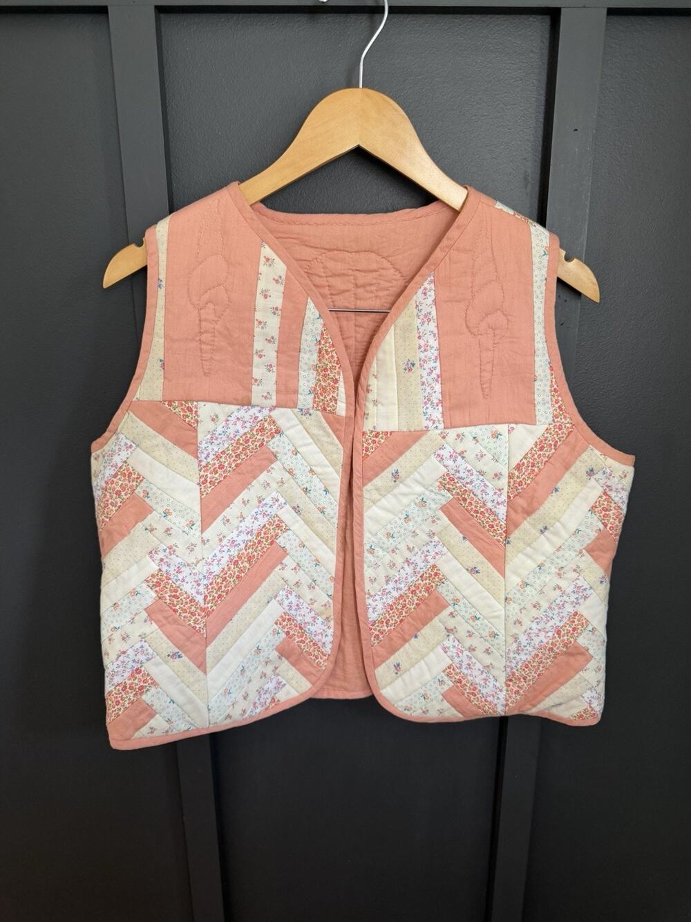 Vintage Women's Handmade Quilted Vest Size M Floral Cottagecore Grandma Quilt